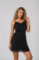 silks.ro cămașă de noapte satin negru, cămașă noapte cu dantelă, lenjerie de noapte elegantă, slip dress negru cu dantelă, cămașă noapte femei, lenjerie satin premium, cadou femei lenjerie