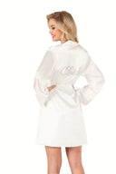 silks.ro halat mireasă satin, halat bride strass, halat nuntă alb satin, cadou mireasă halat, halat getting ready nuntă, halat mireasă personalizat, accesorii mireasă satin, halat bride inscripție, troussou mireasă halat alb